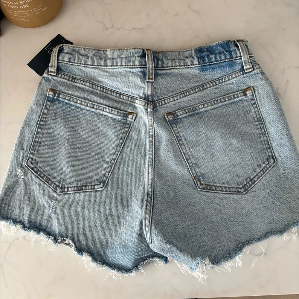 Abercrombie Curve Love Mom Jean Shorts - Size 6 - NWT - Picture 2 of 7